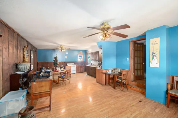 $349,900 | 68022 Highway 43, South Haven, MI 49090