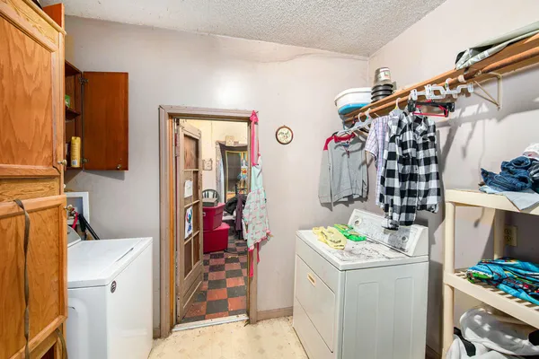 $349,900 | 68022 Highway 43, South Haven, MI 49090