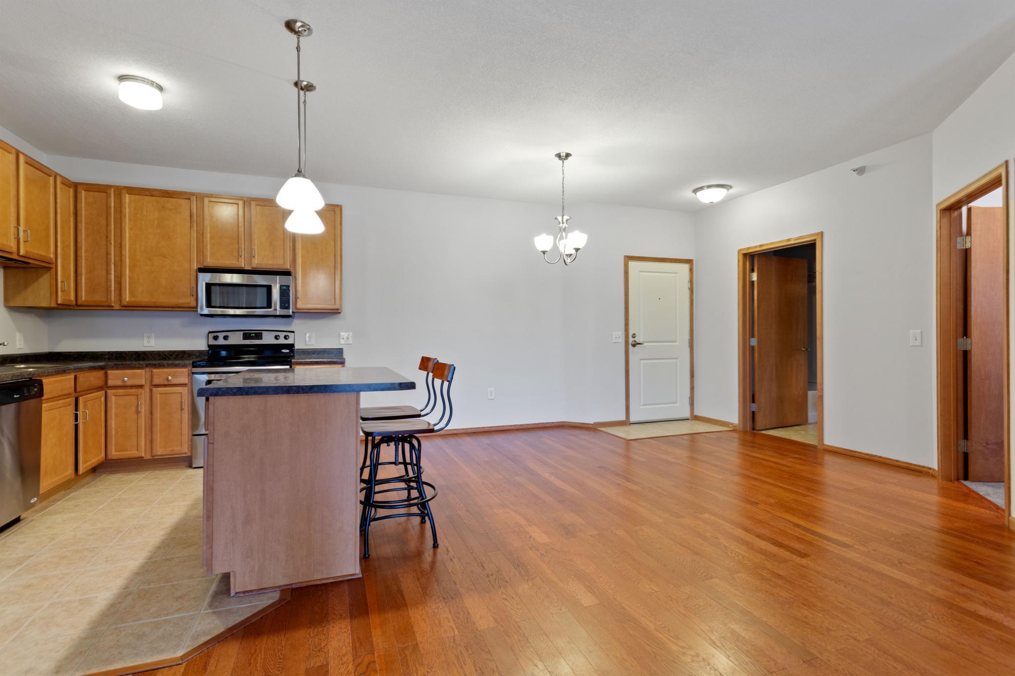 2103 Silver Bell Road, Unit 215 Eagan, MN 55122 - Photo 6 of 20