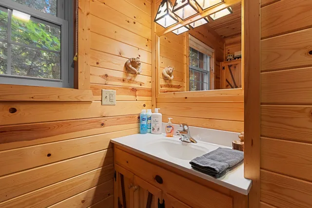 $699,000 | 17801 East Wheeler Lake Lane, Lakewood, WI 54138