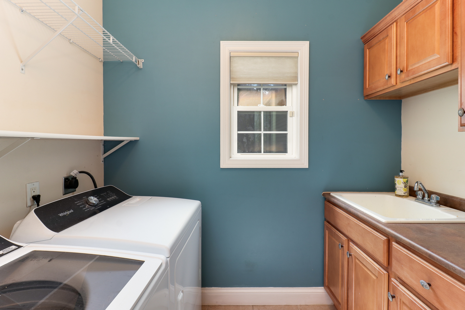 69 Brookstone Circle Bloomington, IL 61704 - Photo 26 of 63 a utility room with dryer and washer