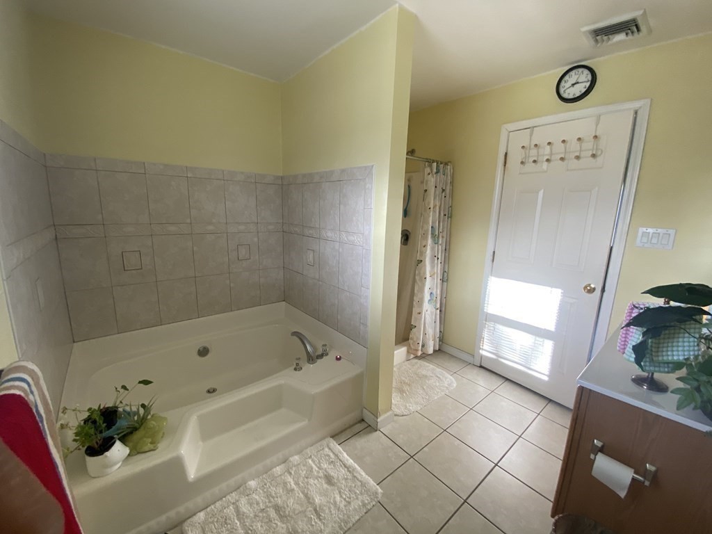 192 Vale Street Fall River, MA 02724 - Photo 11 of 21