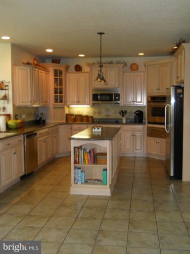 12226 Walnut Point Road Hagerstown, MD 21740 - Photo 8 of 29 Kitchen