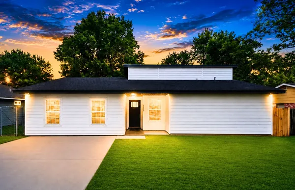 $320,000 | 8333 Lanham Lane, Houston, TX 77075