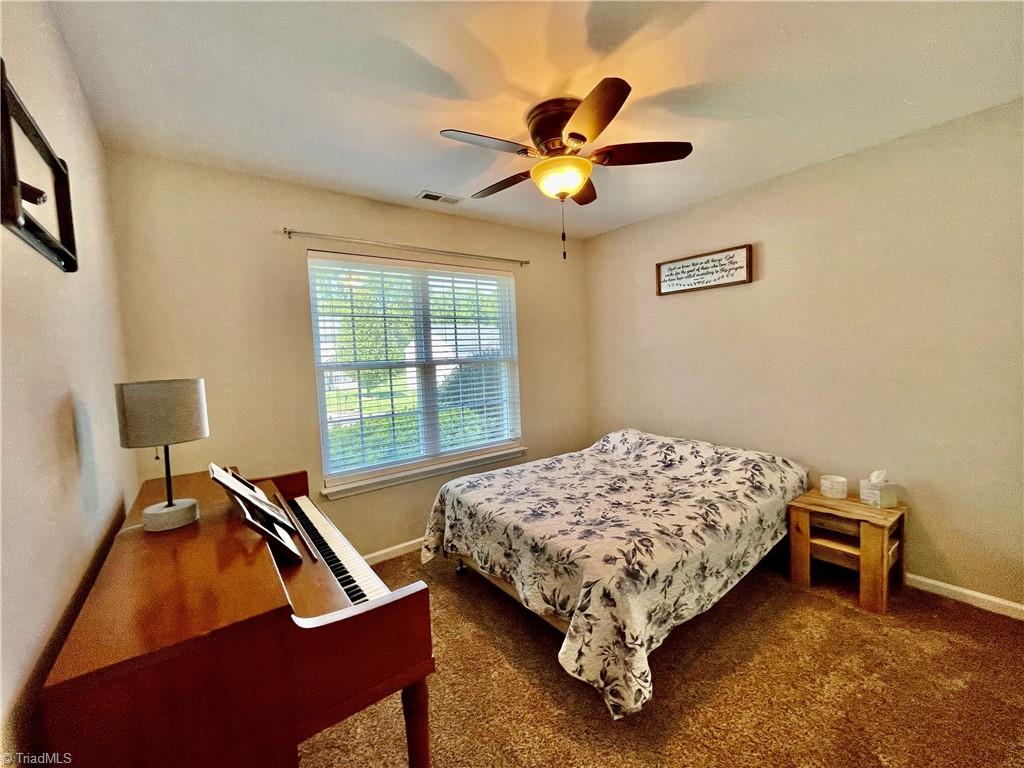 1152 Maple Ridge Drive Burlington, NC 27217 - Photo 12 of 25 Gallery Image 12