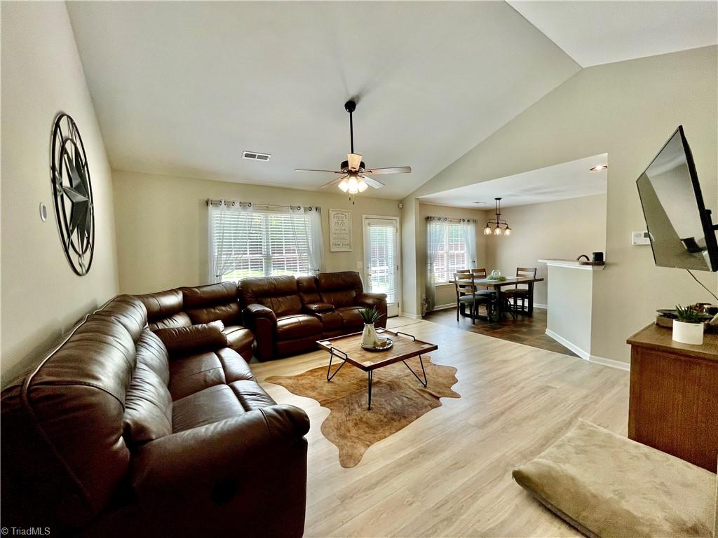 1152 Maple Ridge Drive Burlington, NC 27217 - Photo 3 of 25 Gallery Image 3