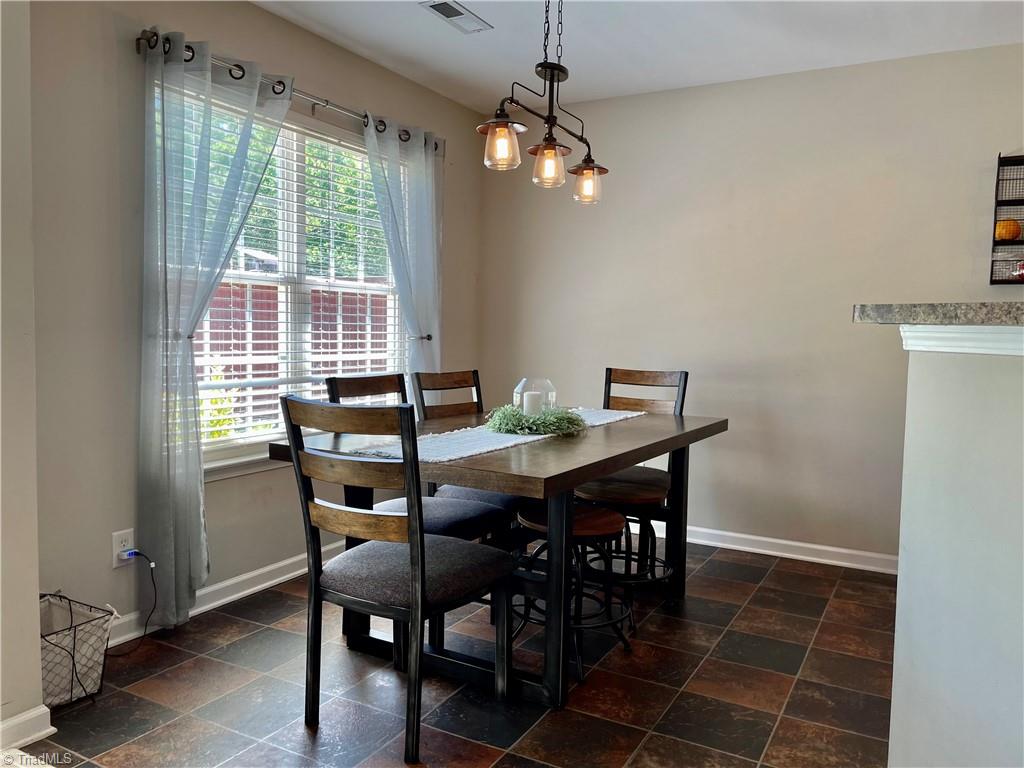 1152 Maple Ridge Drive Burlington, NC 27217 - Photo 5 of 25 Gallery Image 5