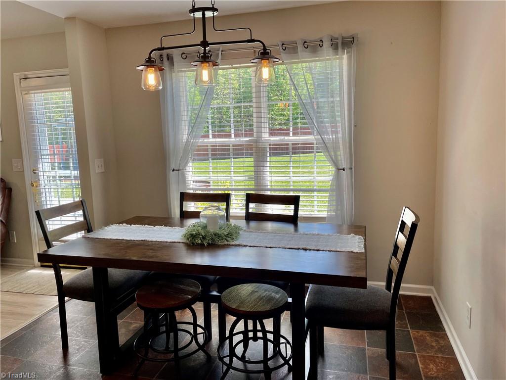 1152 Maple Ridge Drive Burlington, NC 27217 - Photo 6 of 25 Gallery Image 6