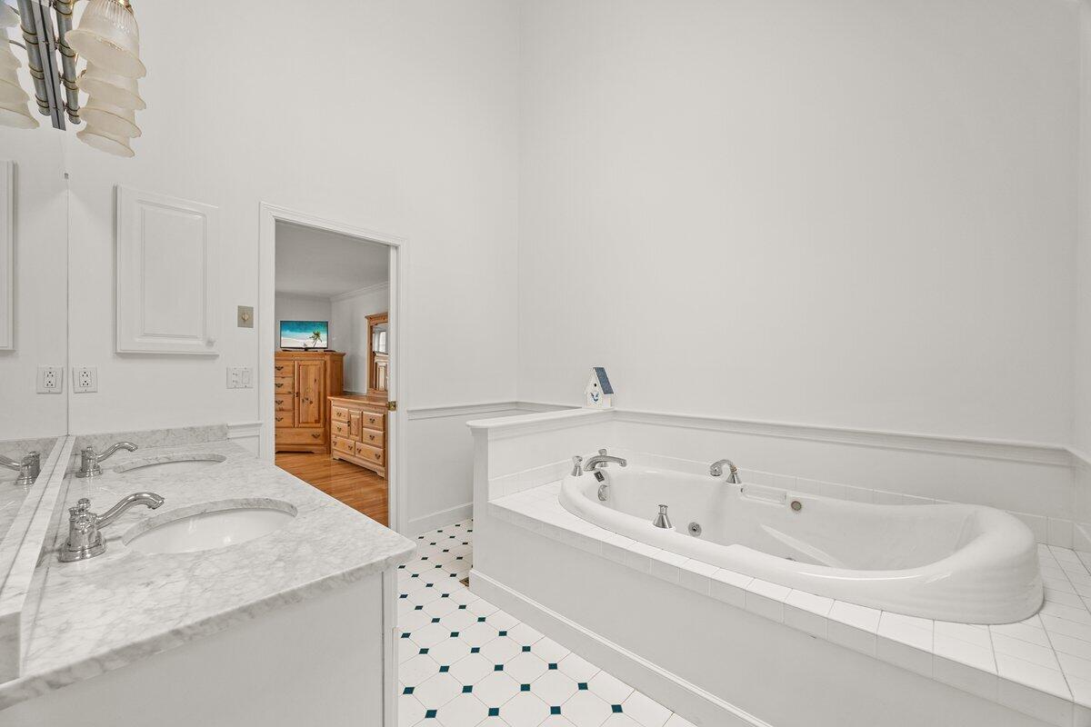 8 Telegraph Hill Road Sandwich, MA 02563 - Photo 33 of 72 IMG_0057