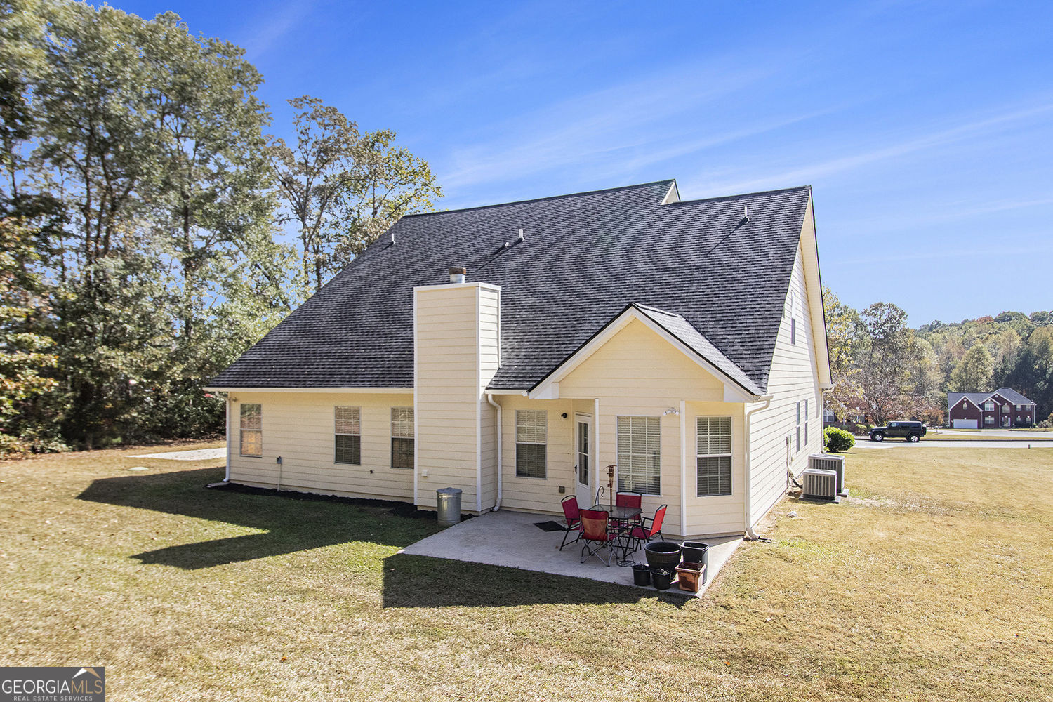 48 Garden View Terrace Newnan, GA 30263 - Photo 4 of 25 a front view of a house with a yard