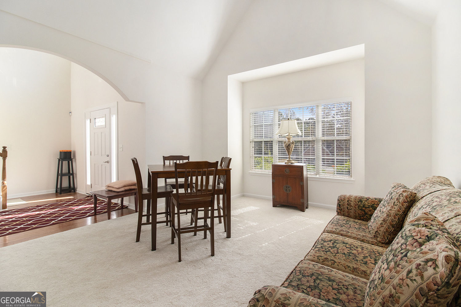 48 Garden View Terrace Newnan, GA 30263 - Photo 7 of 25 a living room with furniture