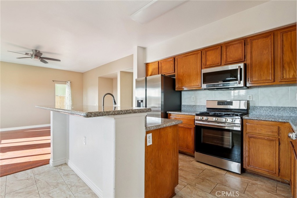 15015 Kitfox Lane Victorville, CA 92394 - Photo 20 of 49