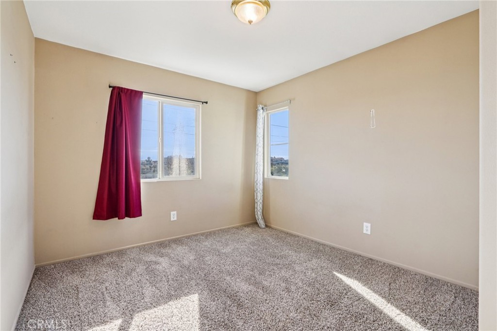 15015 Kitfox Lane Victorville, CA 92394 - Photo 31 of 49