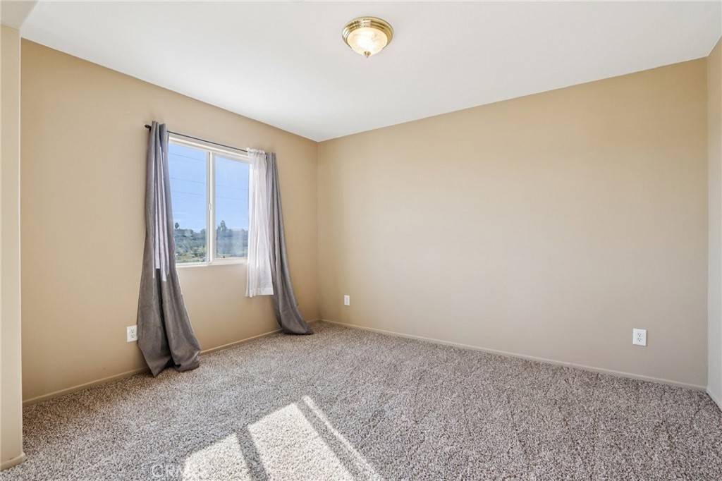 15015 Kitfox Lane Victorville, CA 92394 - Photo 38 of 49