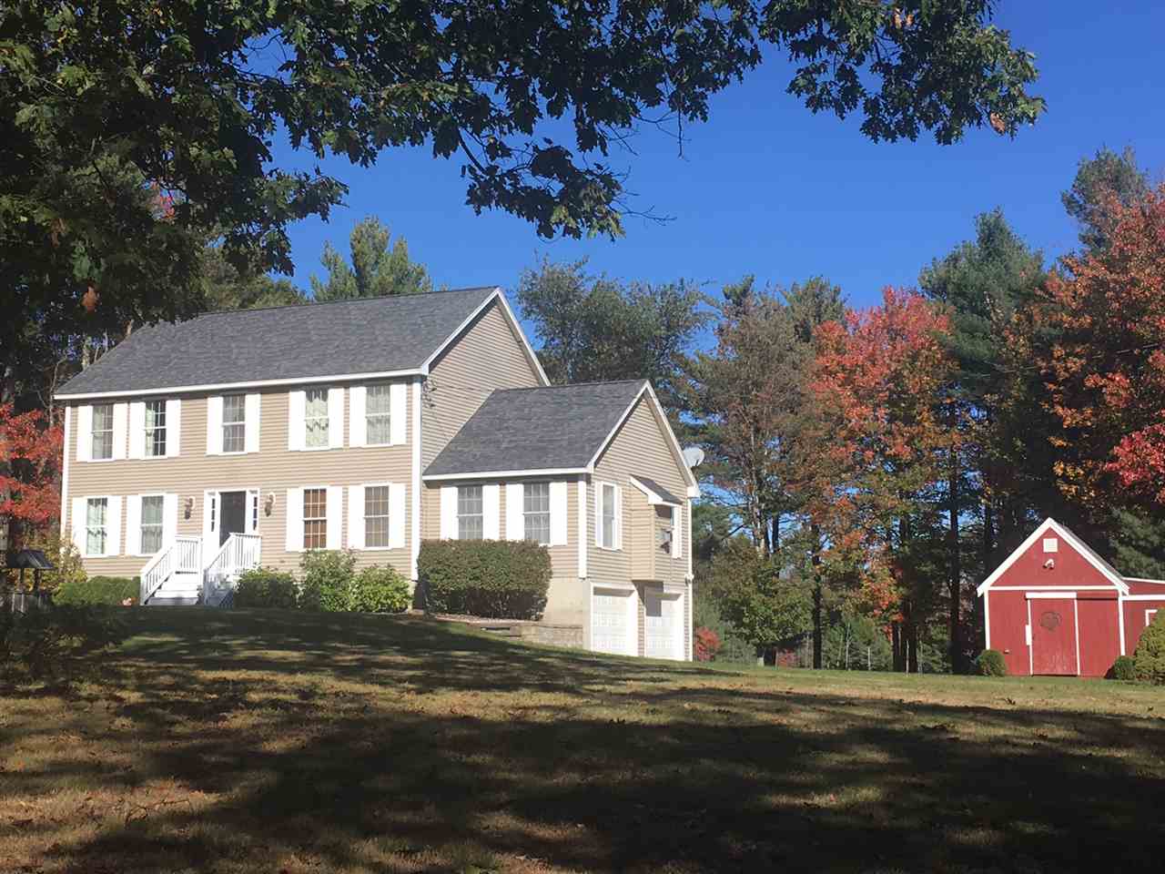 87 Griffin Road Deerfield, NH 03037 - Photo 2 of 40