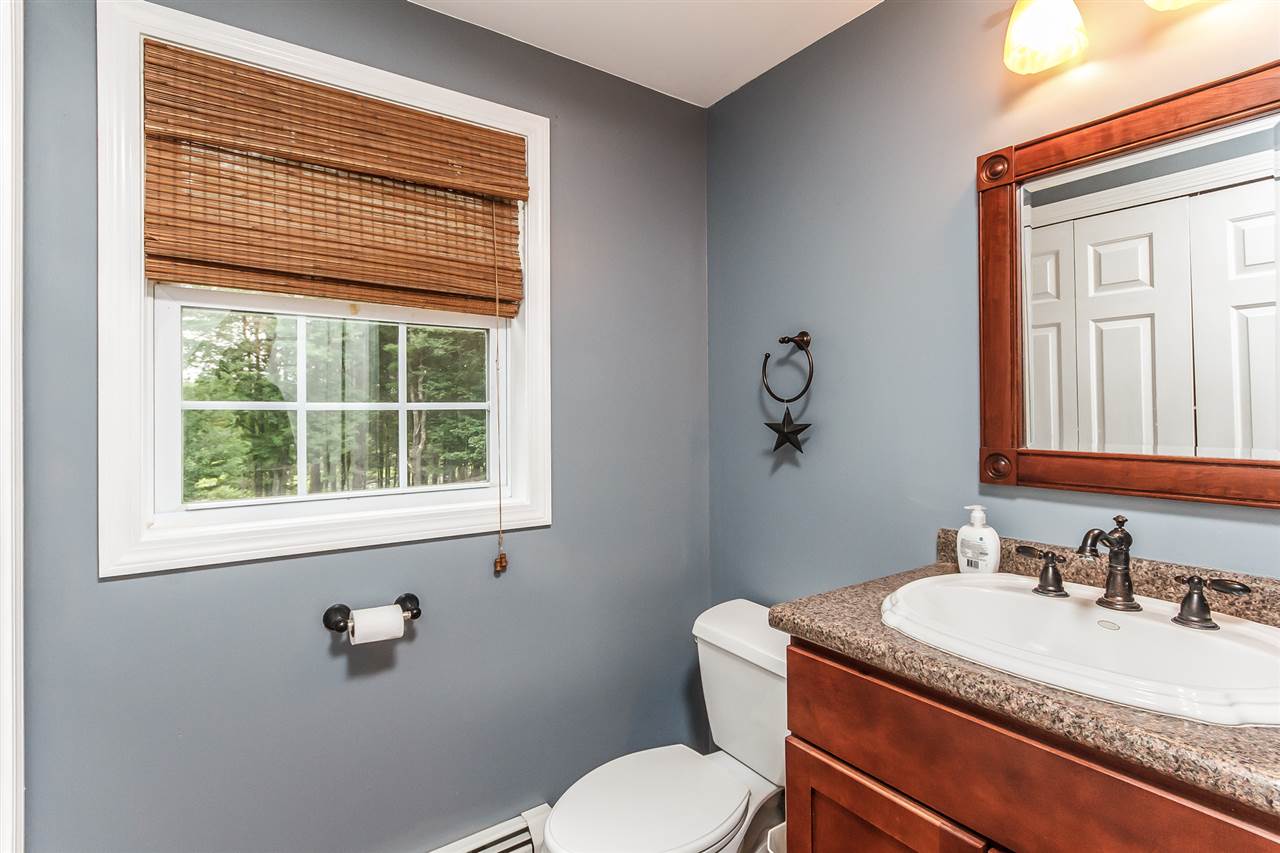 87 Griffin Road Deerfield, NH 03037 - Photo 16 of 40