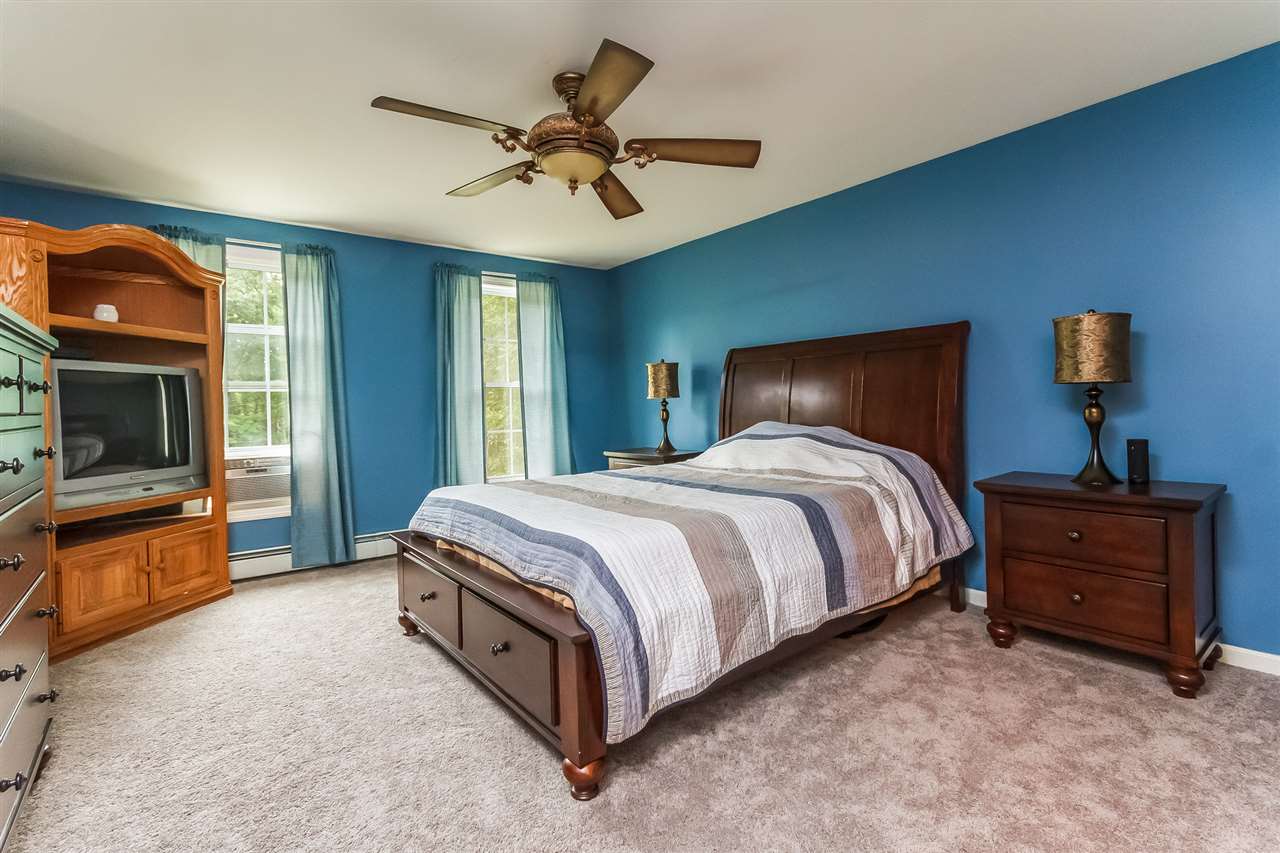 87 Griffin Road Deerfield, NH 03037 - Photo 17 of 40