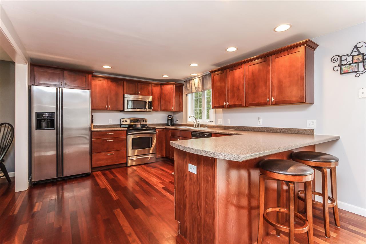 87 Griffin Road Deerfield, NH 03037 - Photo 3 of 40