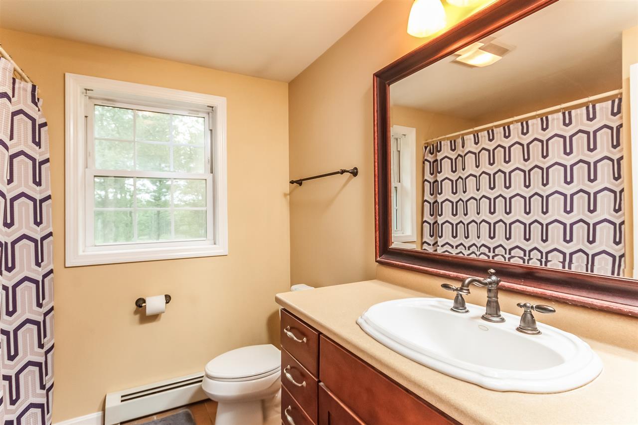 87 Griffin Road Deerfield, NH 03037 - Photo 21 of 40
