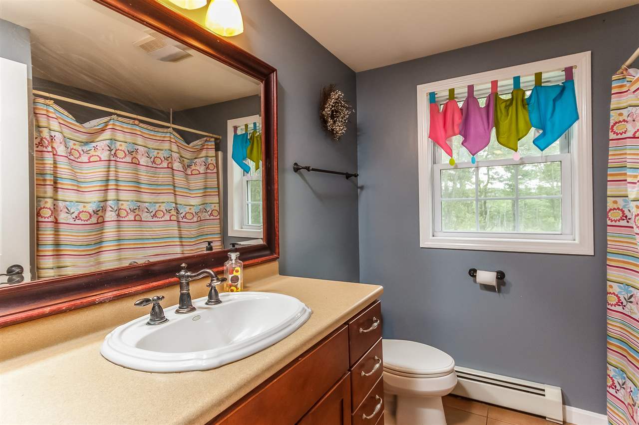 87 Griffin Road Deerfield, NH 03037 - Photo 22 of 40