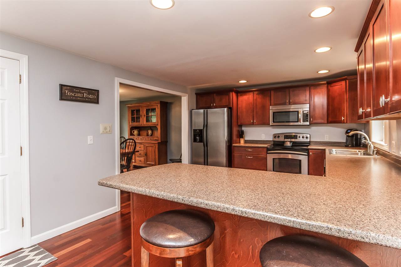 87 Griffin Road Deerfield, NH 03037 - Photo 6 of 40