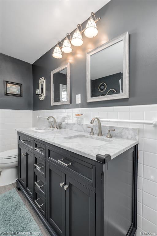 1585 Fairholme Road Grosse Pointe Woods, MI 48236 - Photo 19 of 28