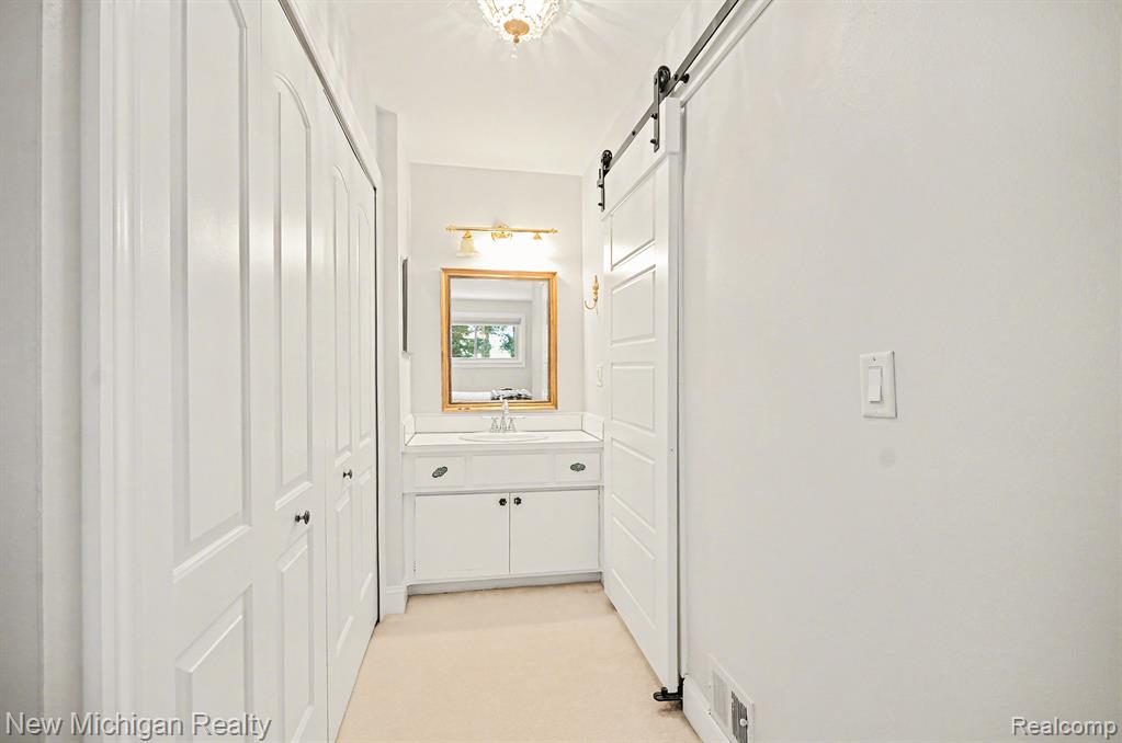 2270 Hillendale Drive Rochester Hills, MI 48309 - Photo 16 of 33