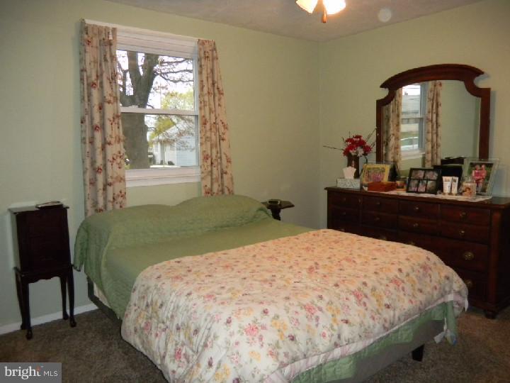 45 Morris Road New Castle, DE 19720 - Photo 13 of 23 Bedroom - Main
