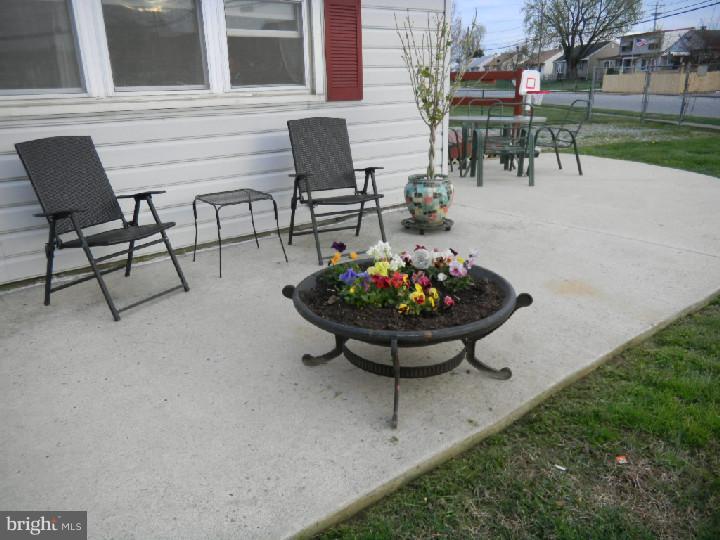 45 Morris Road New Castle, DE 19720 - Photo 21 of 23 Patio