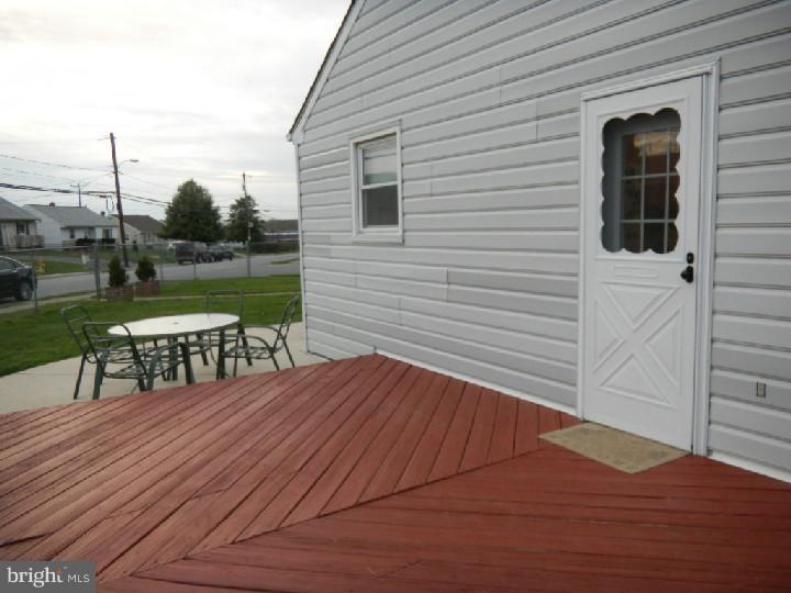 45 Morris Road New Castle, DE 19720 - Photo 22 of 23 Deck