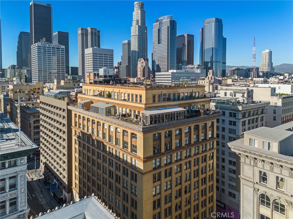 215 West 7th Street, Unit 1008 Los Angeles, CA 90014 - Photo 33 of 39 a view of city with tall buildings