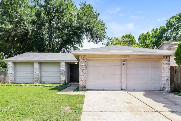 $1,800 | 15306 Evergreen Pl Drive, Houston, TX 77083