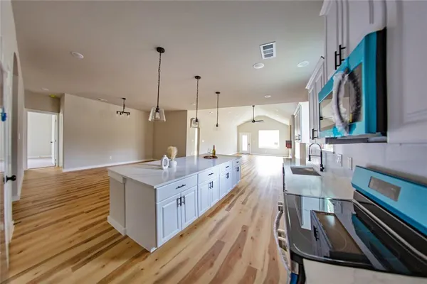 $279,999 | 1421 West Sherman Street, Paris, TX 75460