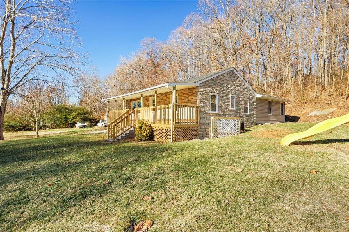 187 Spring Hollow Road Troutville, VA 24175 - Photo 4 of 28 New Siding