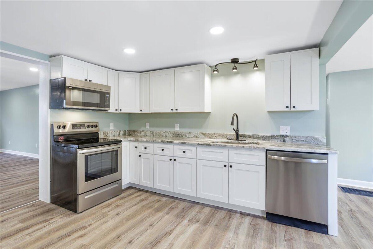 187 Spring Hollow Road Troutville, VA 24175 - Photo 9 of 28 New Kitchen/New Appliances