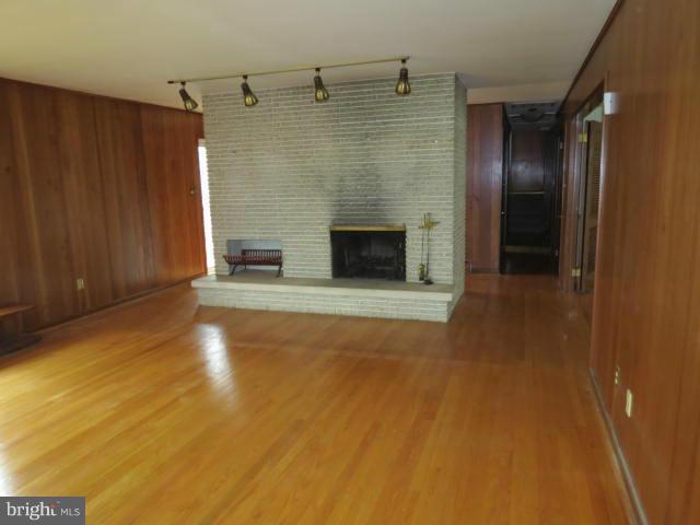 1362 Turkey Point Road North East, MD 21901 - Photo 12 of 30 Living Room