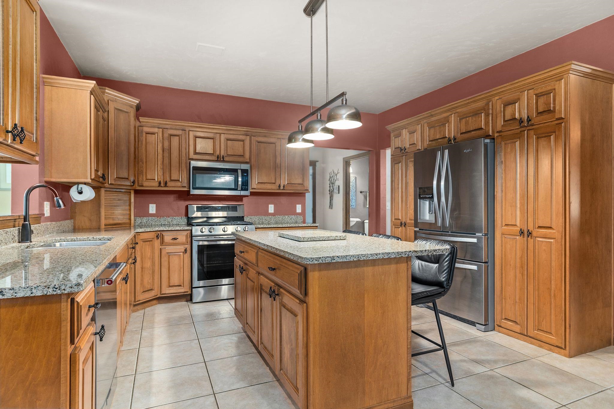 477 Dalton Road Neenah, WI 54956 - Photo 11 of 35