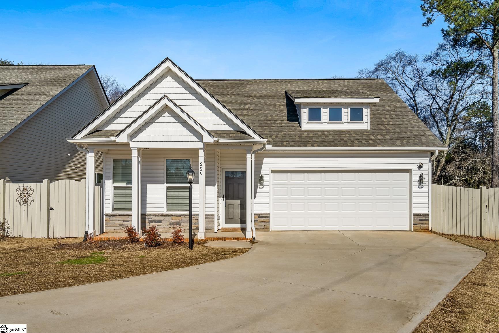 229 Magnolia Lane Pendleton, SC 29670 - Photo 1 of 31