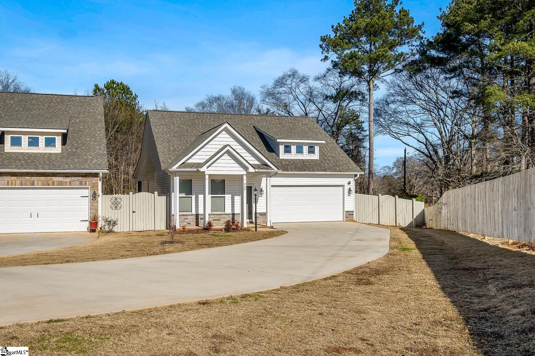 229 Magnolia Lane Pendleton, SC 29670 - Photo 3 of 31