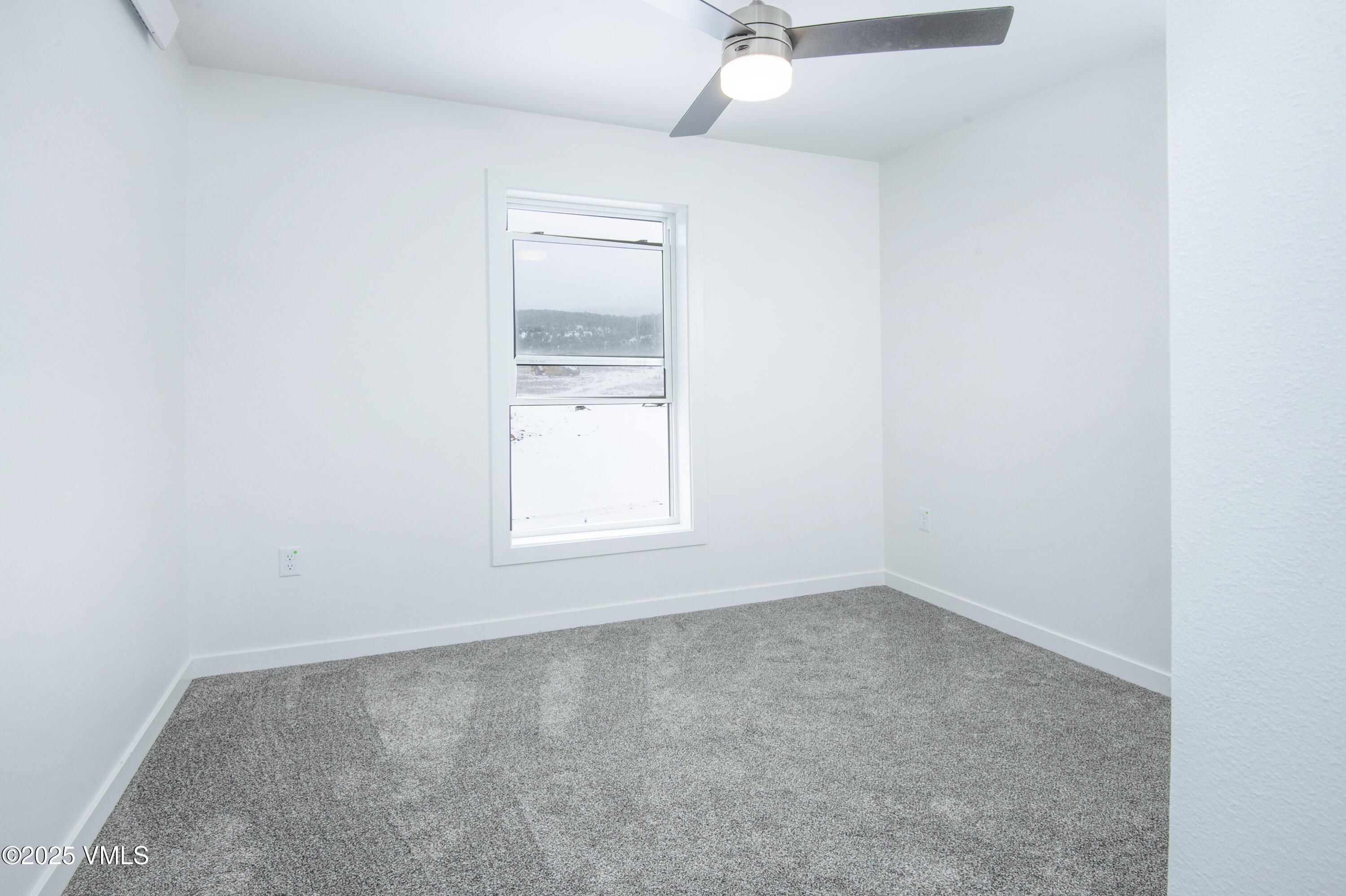 70 Comanche Way Gypsum, CO 81637 - Photo 25 of 46 an empty room with a bathroom