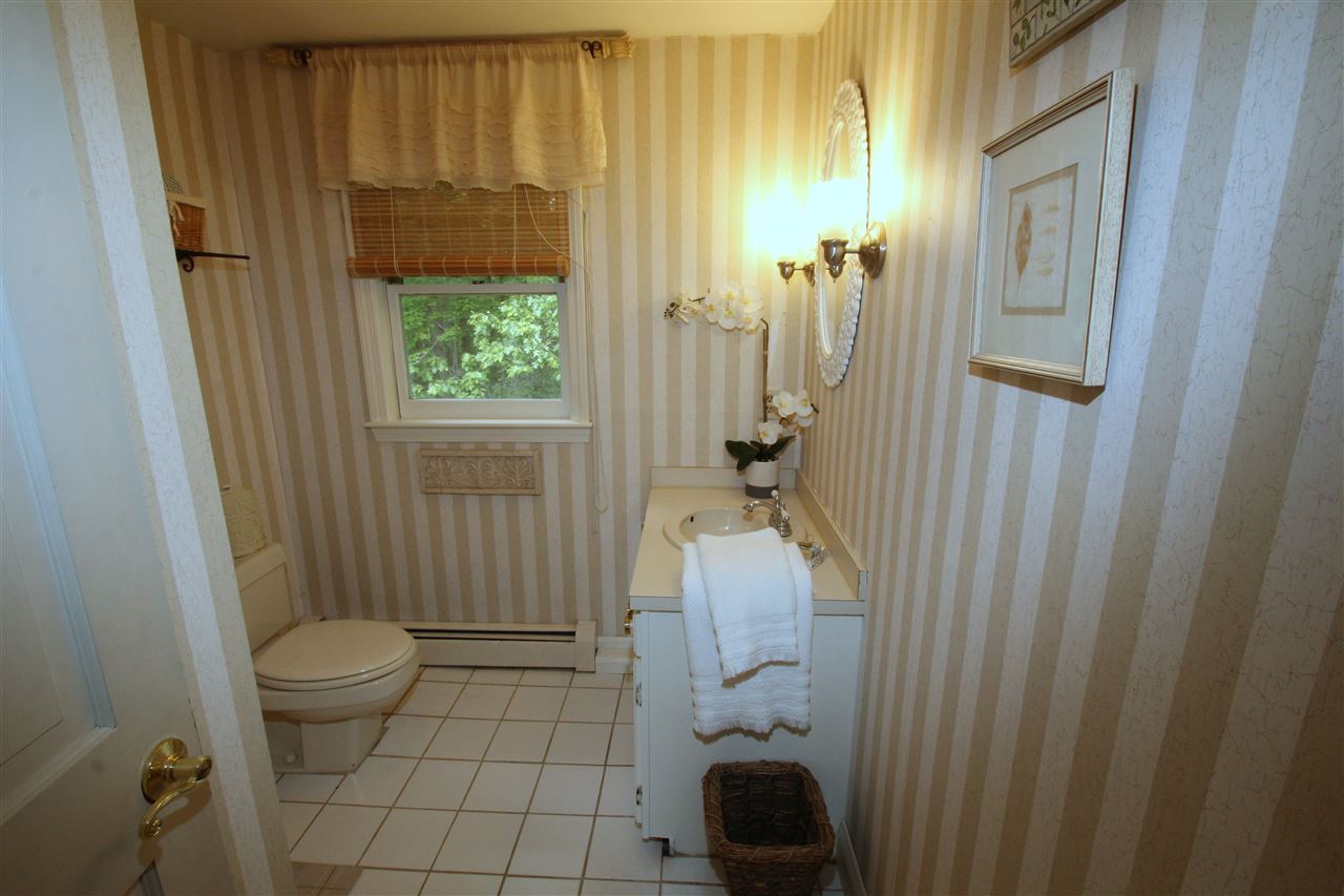 12 Meadowbrook Road Derry, NH 03038 - Photo 15 of 25
