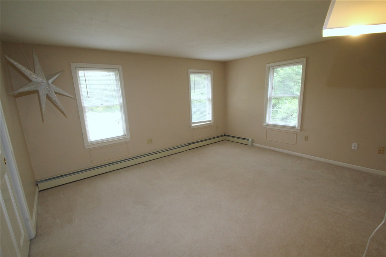 12 Meadowbrook Road Derry, NH 03038 - Photo 19 of 25