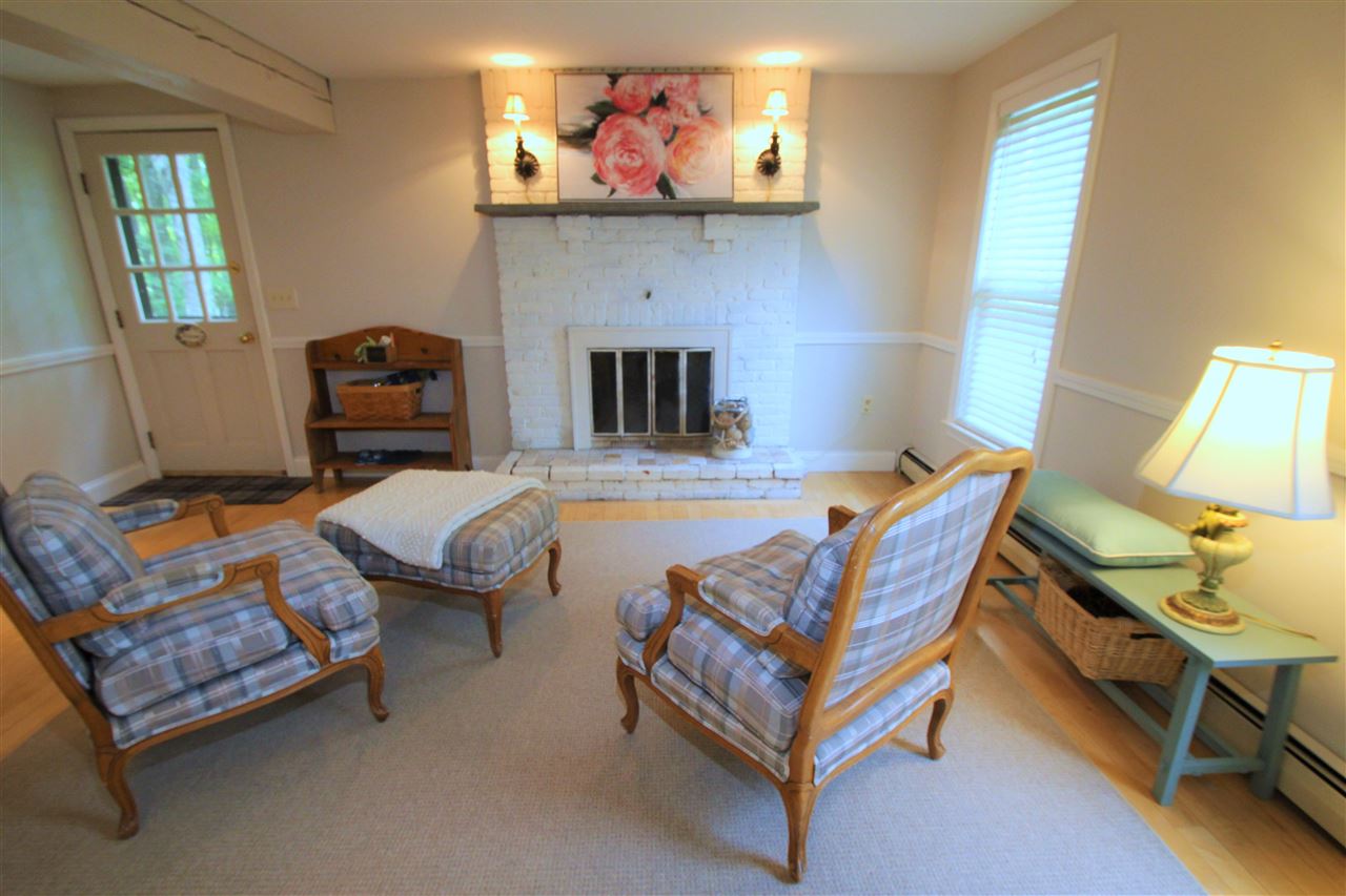 12 Meadowbrook Road Derry, NH 03038 - Photo 4 of 25