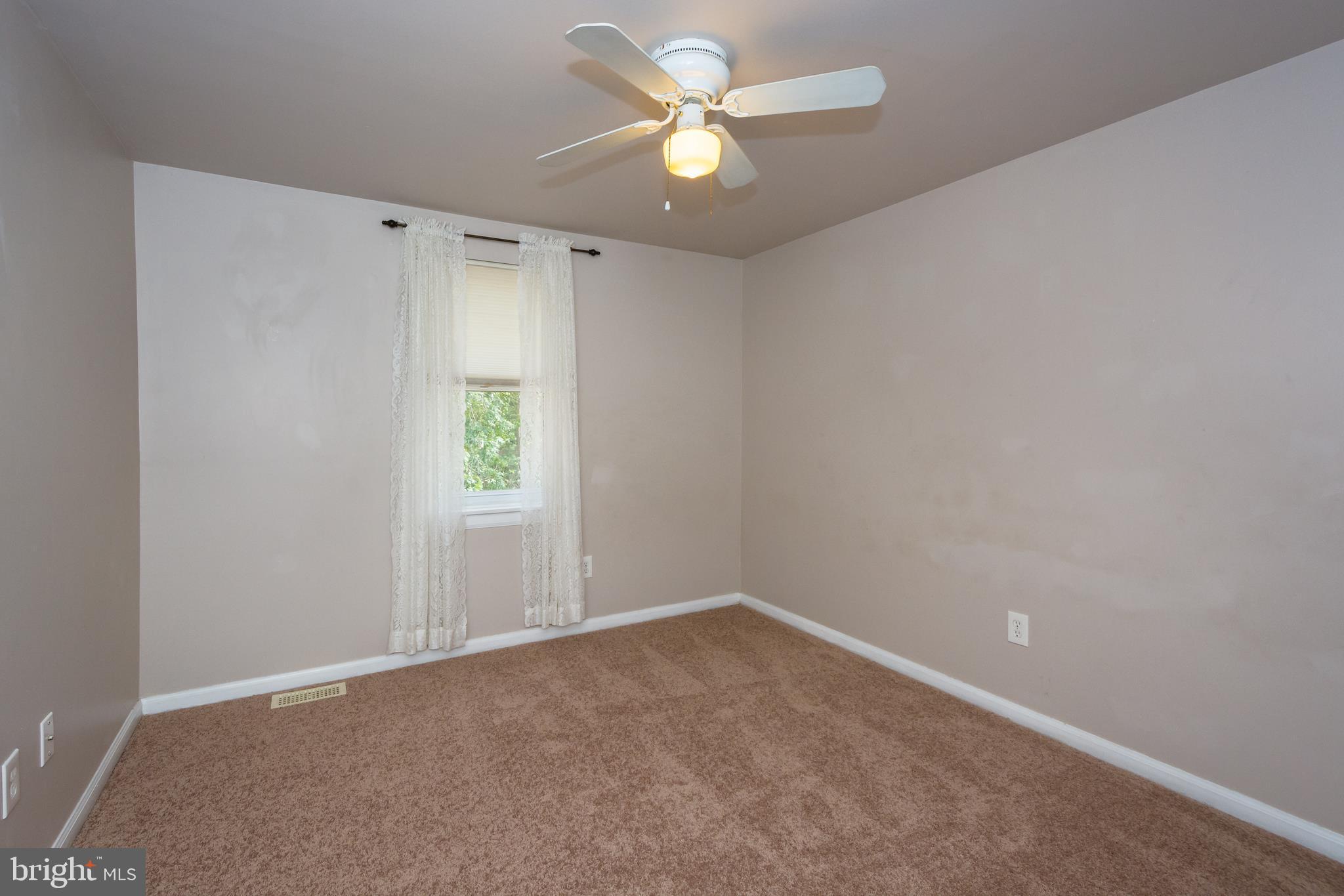 9272 Throgmorton Road Baltimore, MD 21234 - Photo 13 of 35
