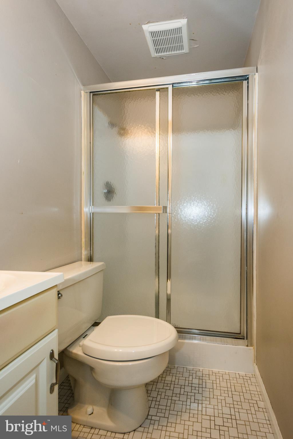 9272 Throgmorton Road Baltimore, MD 21234 - Photo 15 of 35