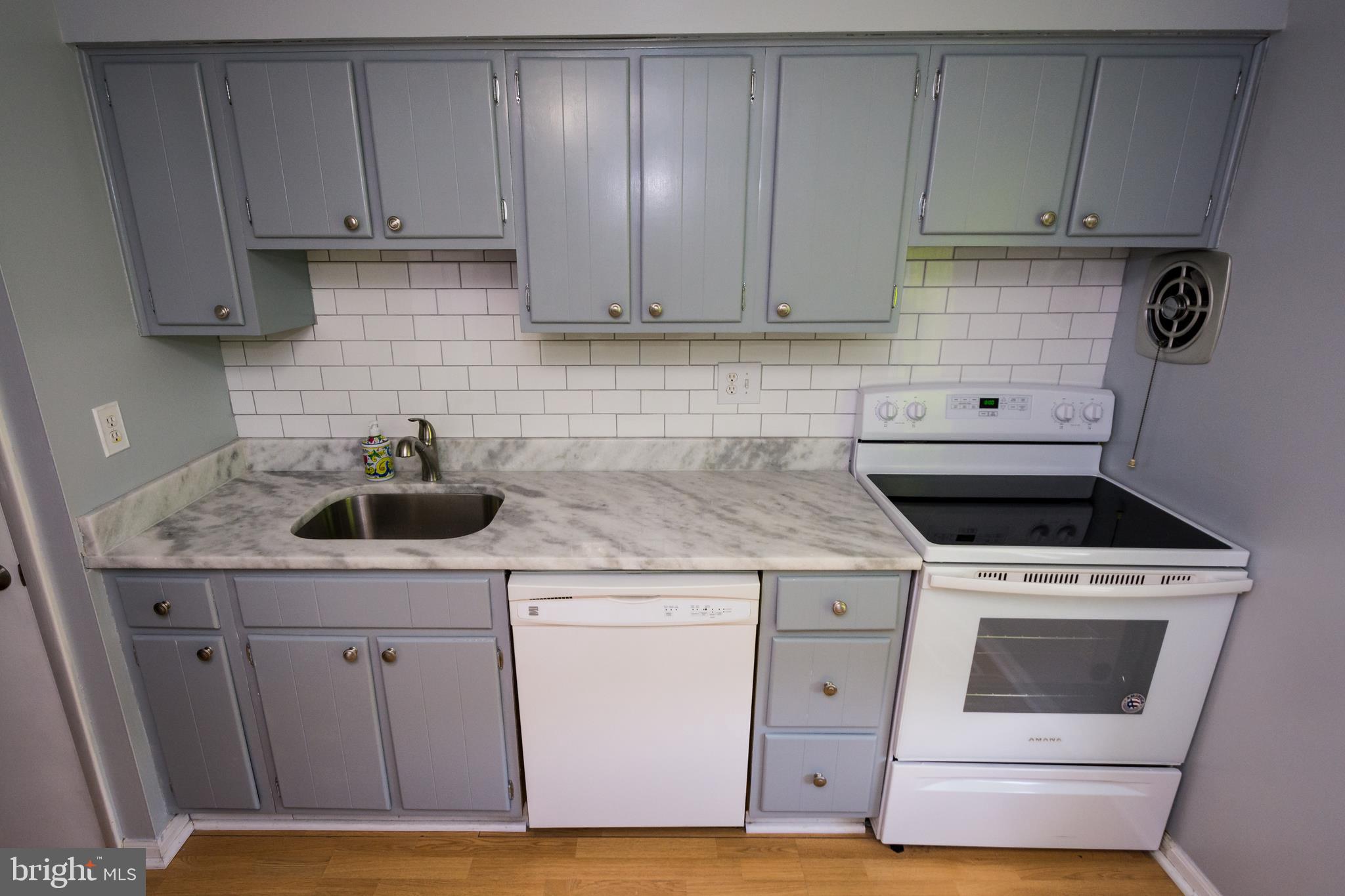 9272 Throgmorton Road Baltimore, MD 21234 - Photo 3 of 35