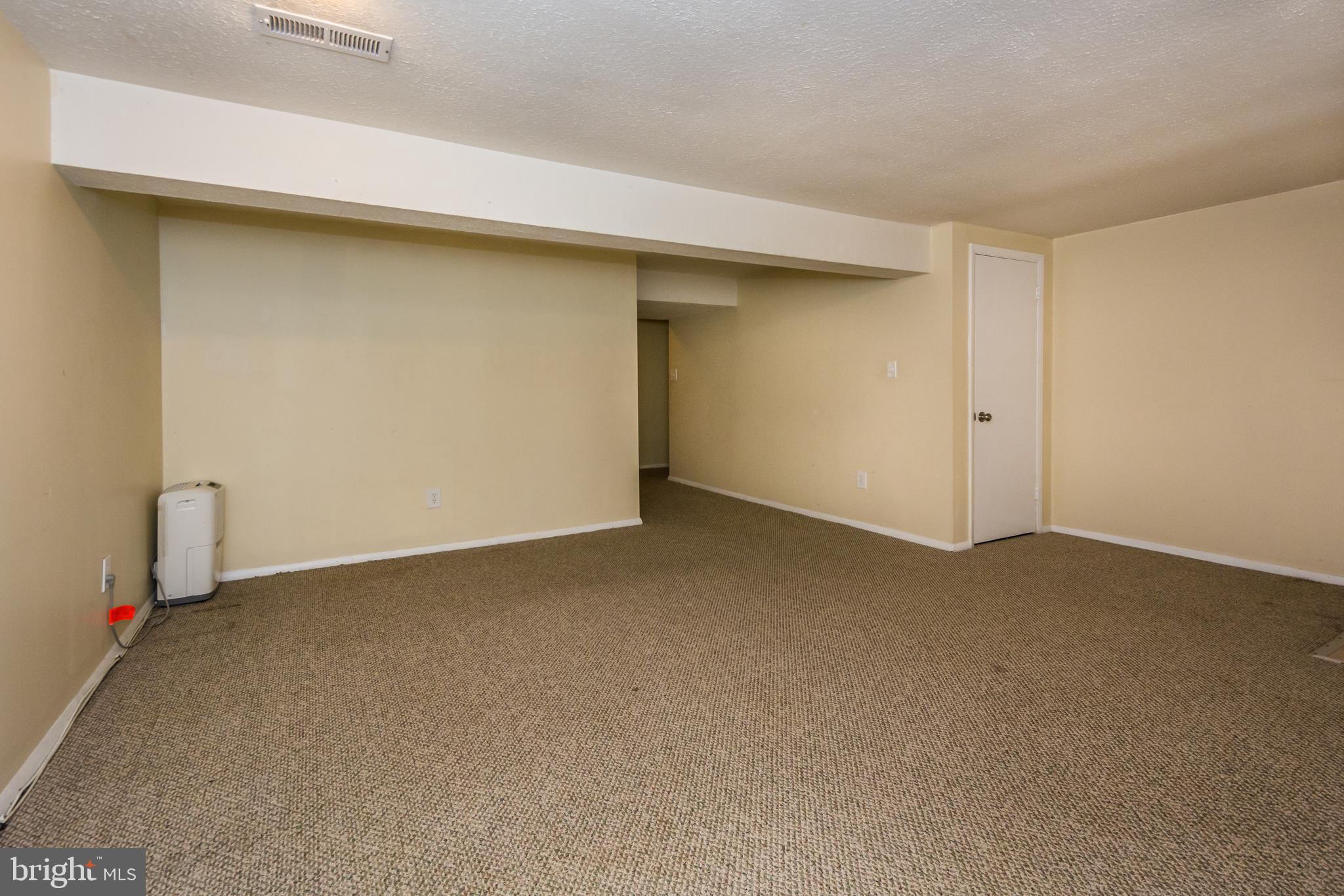 9272 Throgmorton Road Baltimore, MD 21234 - Photo 25 of 35