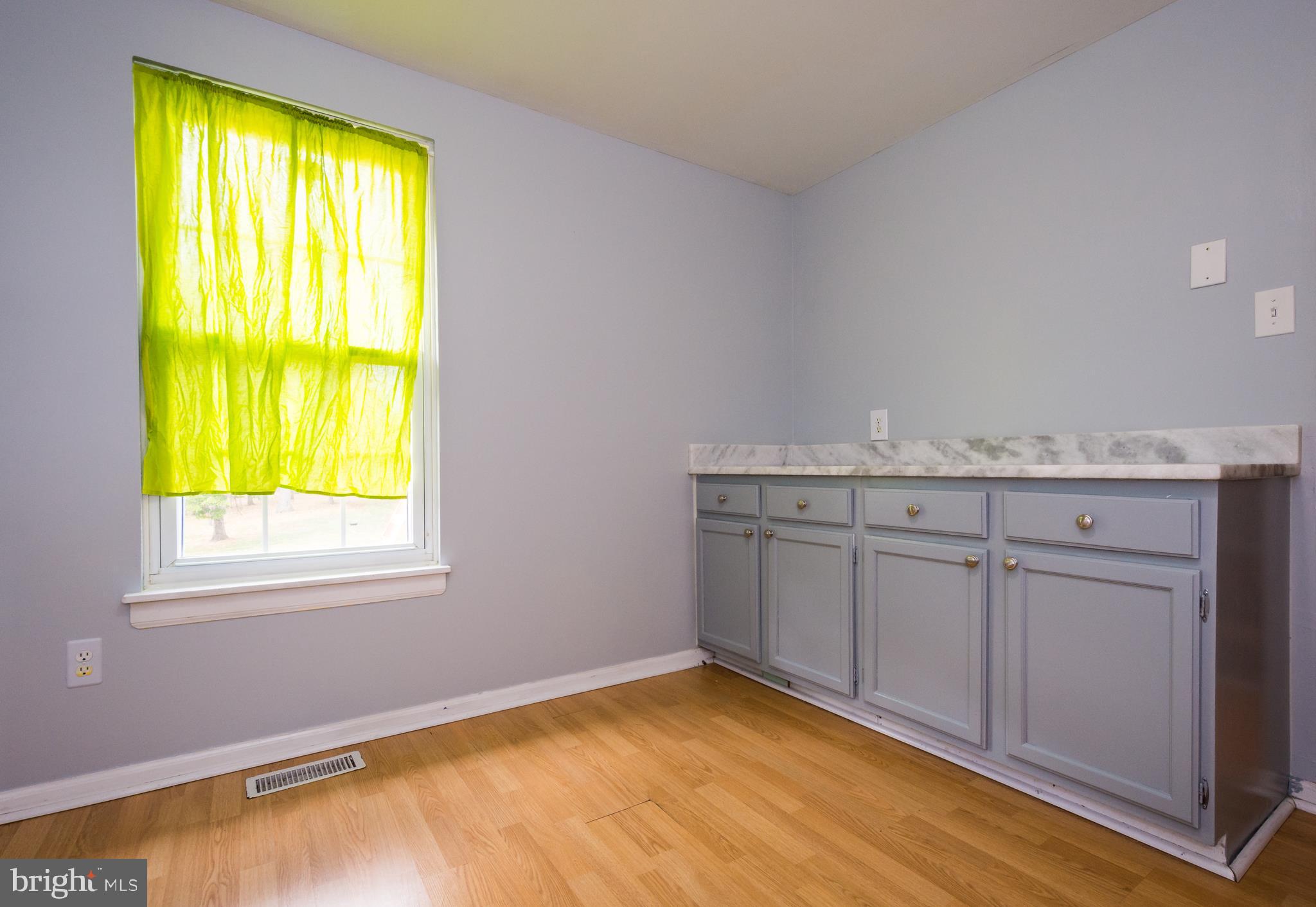 9272 Throgmorton Road Baltimore, MD 21234 - Photo 7 of 35