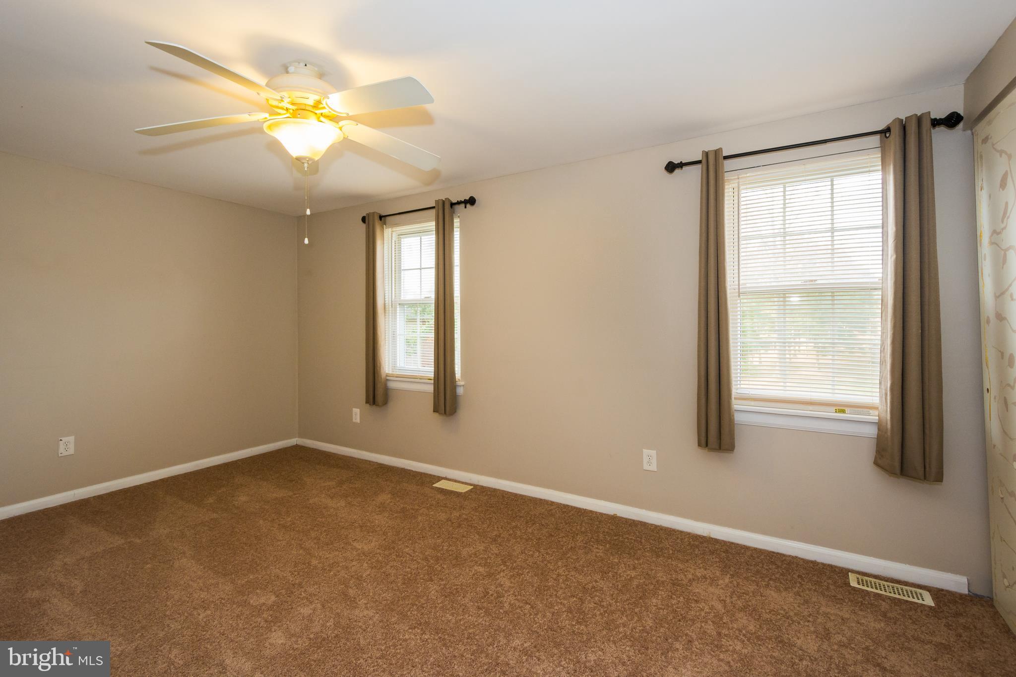 9272 Throgmorton Road Baltimore, MD 21234 - Photo 9 of 35