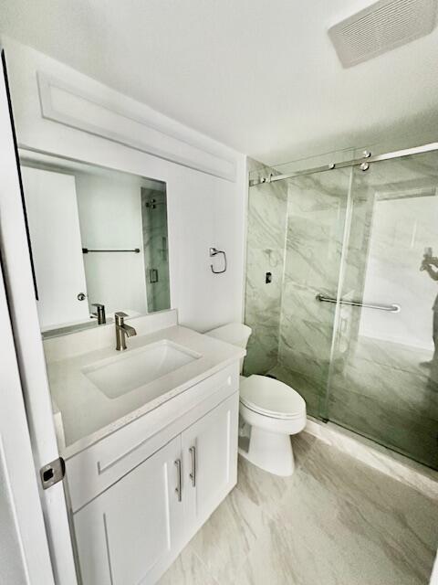 478 Fanshaw L Boca Raton, FL 33434 - Photo 8 of 26 Main Bathroom w/Shower